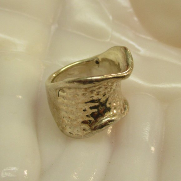 Modernist STERLING SILVER Swirl Statement Ring~Hammered 925 Israel UNISEX Ring - Picture 10 of 13